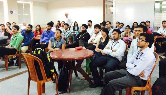 importance-of-group-discussions-iilm-blog